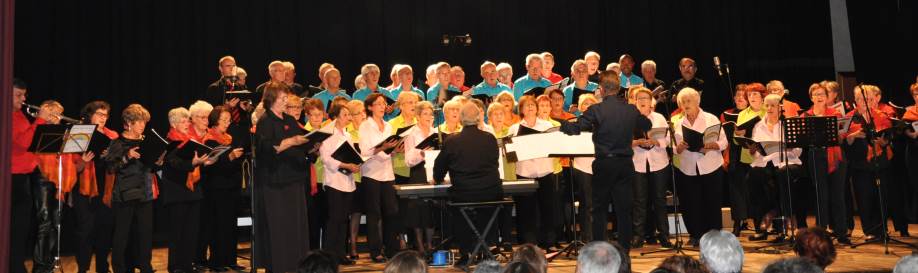 L'Ave Maria de Caccini en commun avec Chant'Aiguilhe sous la direction de J-L Falcon avec en soliste Nicole Vernet au piano Roger Ribeyron et à la trompette Christian Bonnefoy